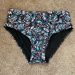 NWOT Womens Large Mid Rise Medium Coverage Swimsuit Bottom, White Floral Pattern